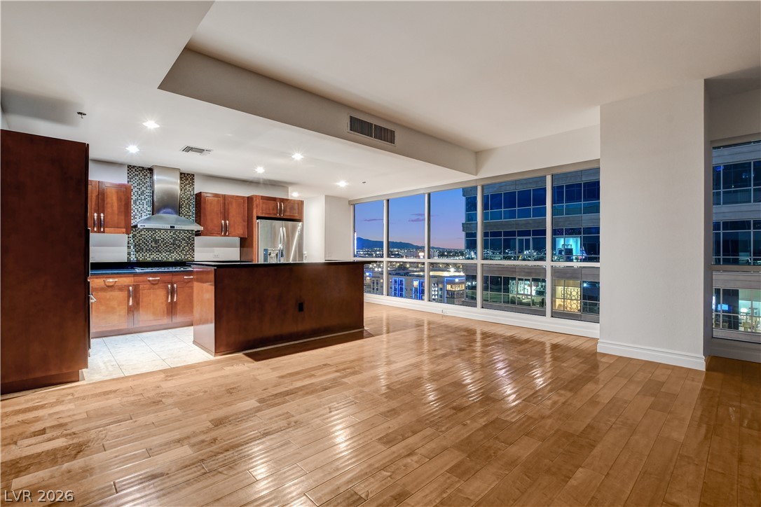 4575 DEAN MARTIN Drive 1212