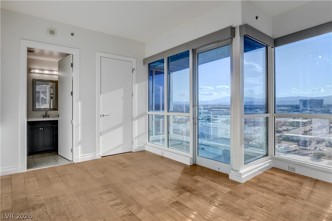 4575 DEAN MARTIN Drive 1212