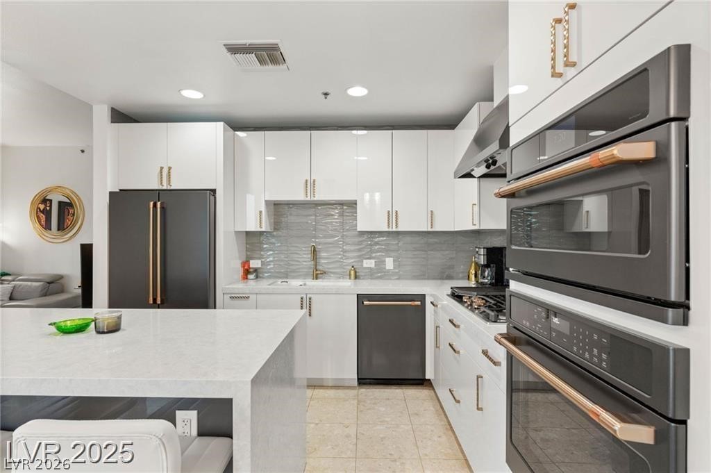4525 Dean Martin Drive 1007