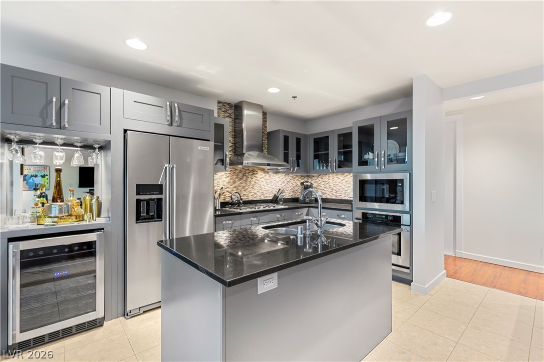 4525 Dean Martin Drive 1906