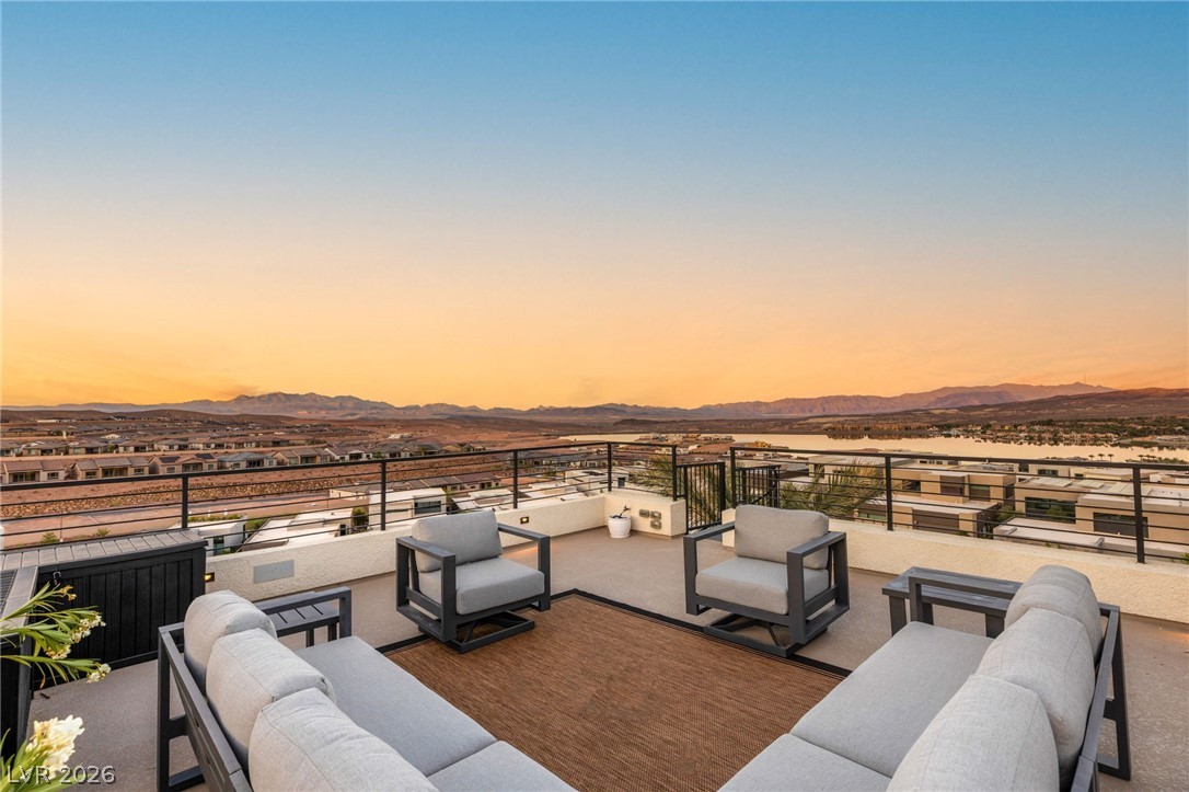 12 Desert Lake Lane