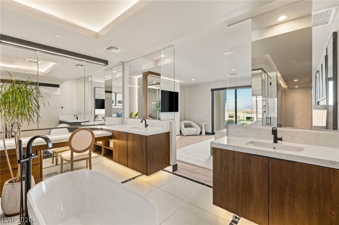 12 Desert Lake Lane