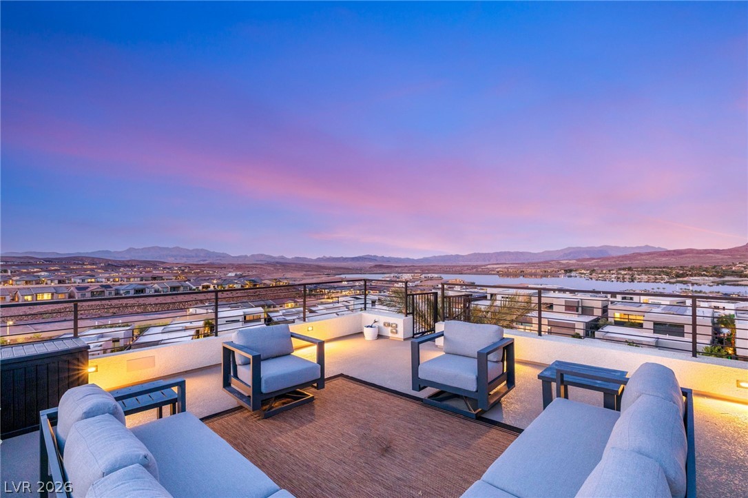 12 Desert Lake Lane