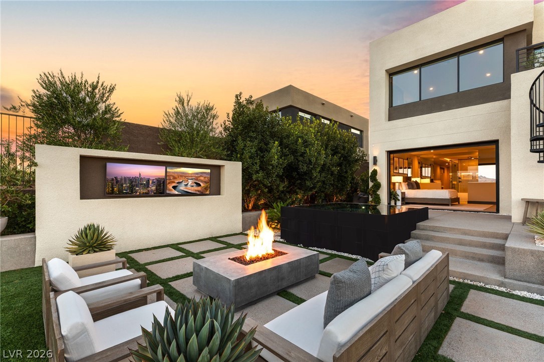 12 Desert Lake Lane