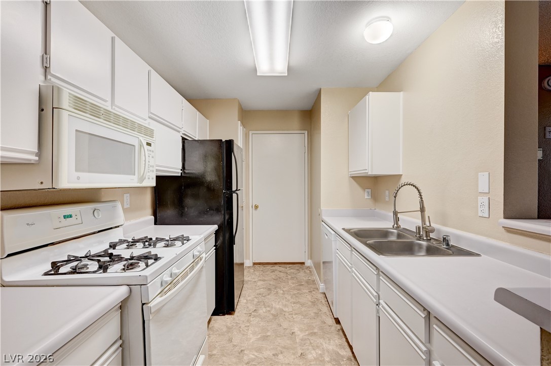 2200 South Fort Apache Road 2121