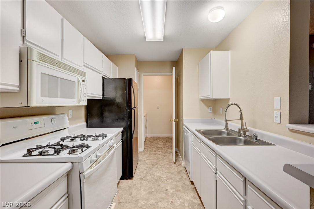 2200 South Fort Apache Road 2121