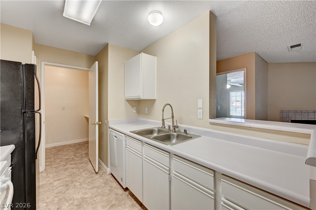2200 South Fort Apache Road 2121