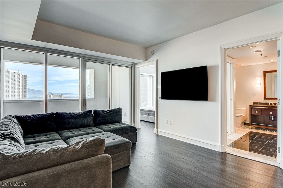 2700 South Las Vegas Boulevard 1305