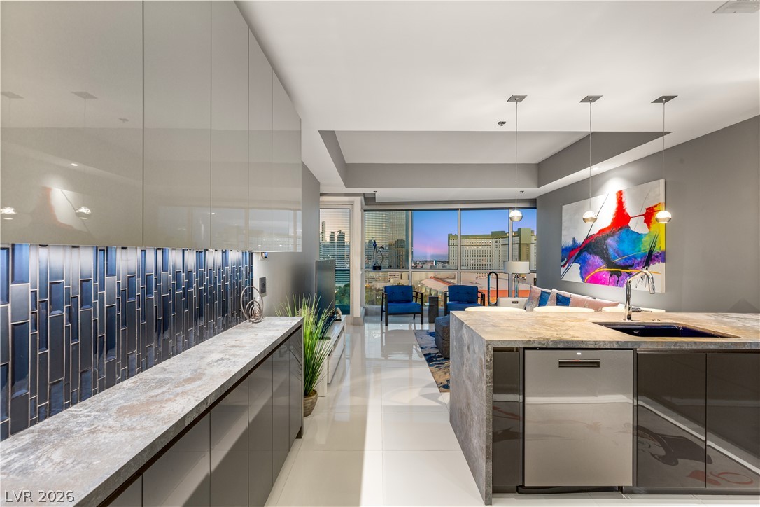 4575 Dean Martin Drive 1805