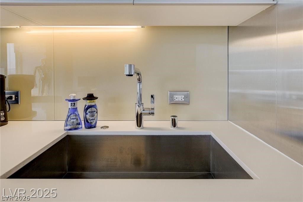 3722 South Las Vegas Boulevard 1010