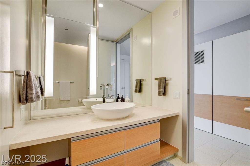 3722 South Las Vegas Boulevard 1010
