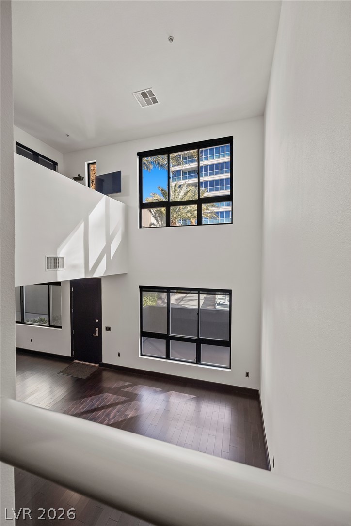 4565 Dean Martin Drive 102