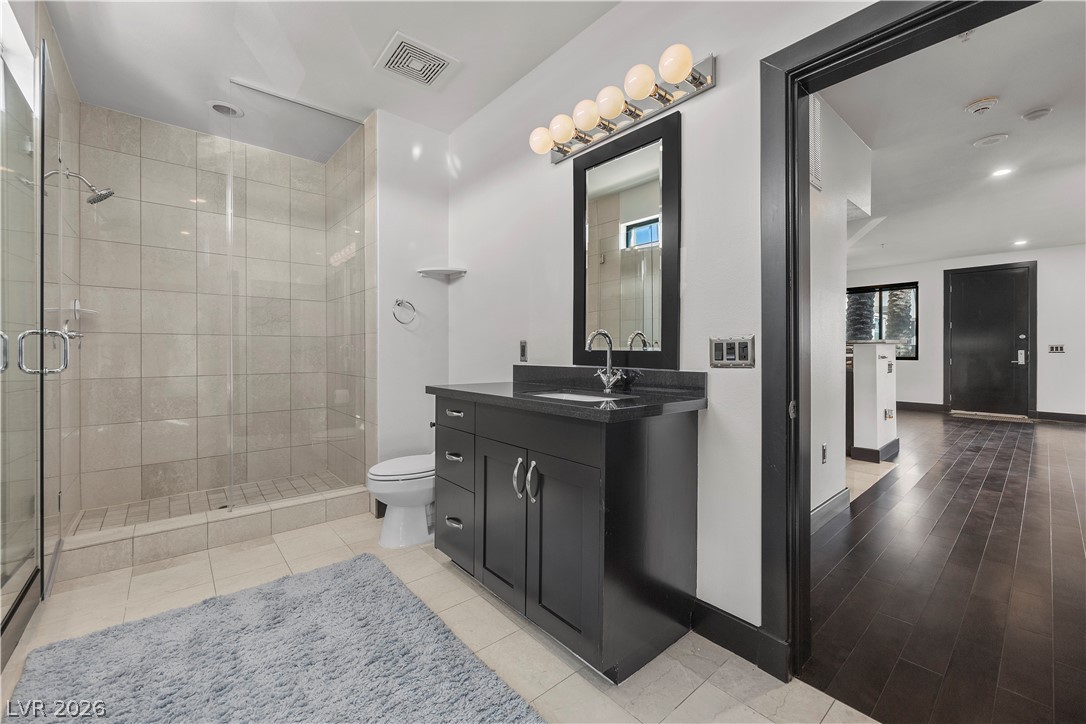 4565 Dean Martin Drive 102
