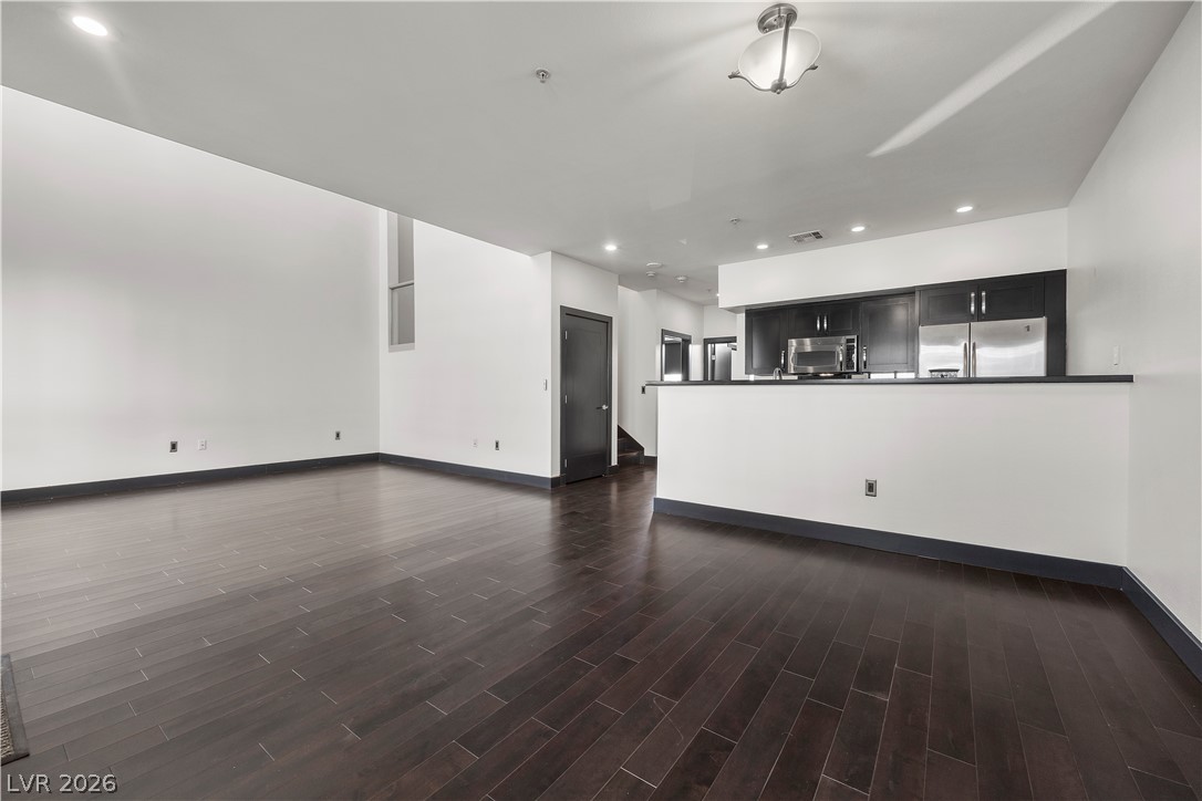 4565 Dean Martin Drive 102