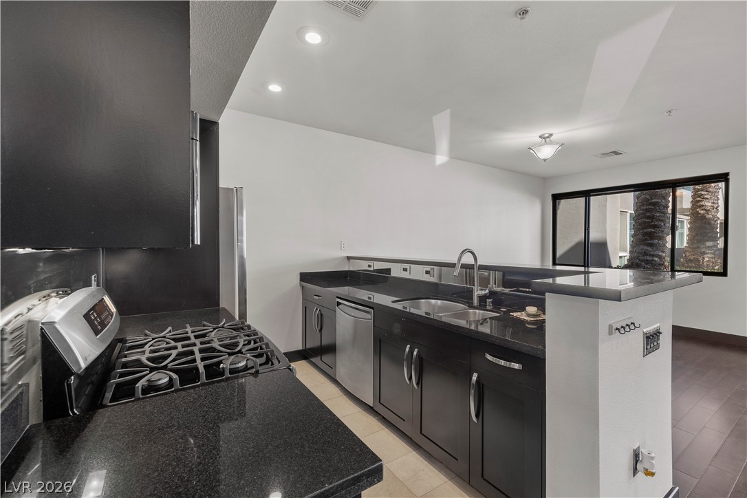 4565 Dean Martin Drive 102