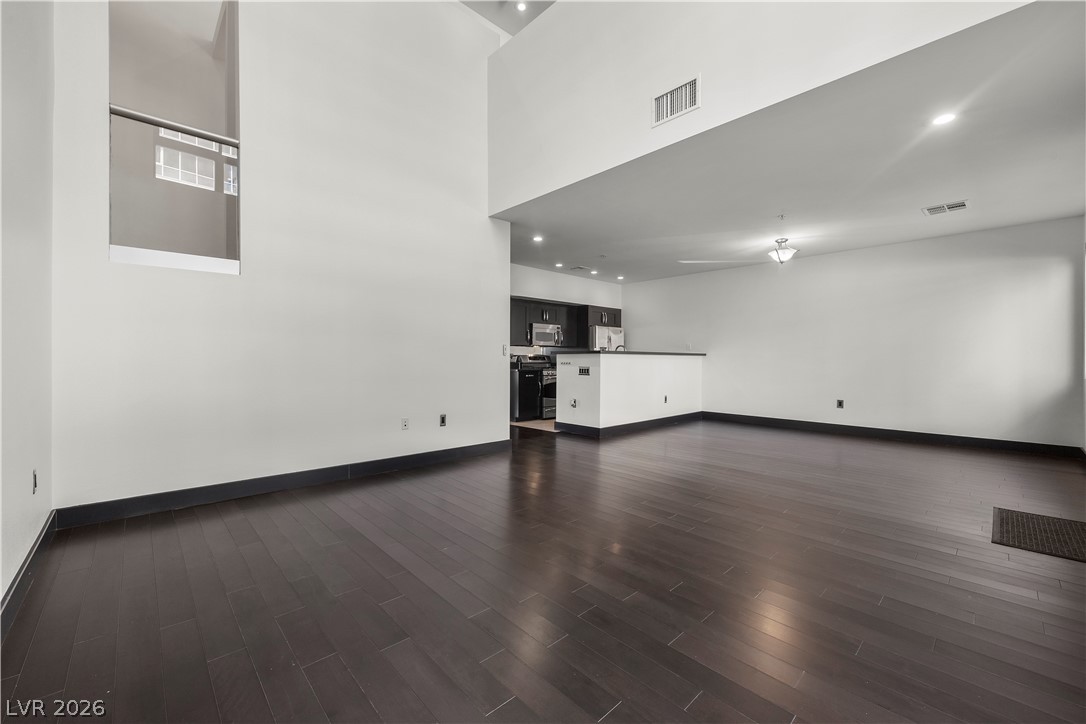 4565 Dean Martin Drive 102