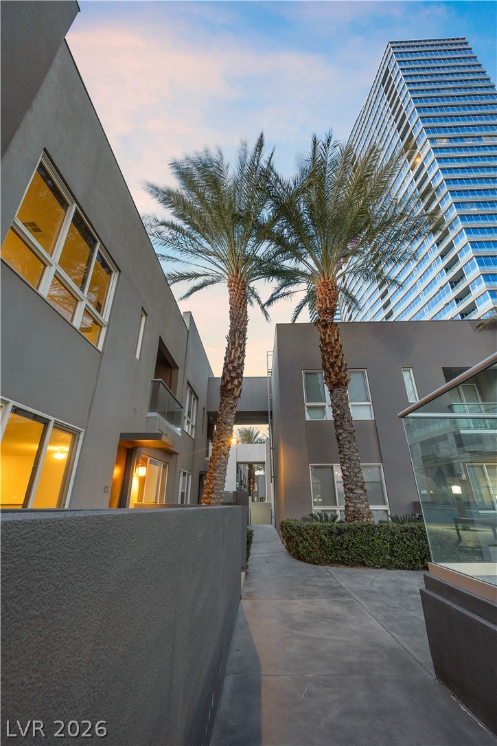 4565 Dean Martin Drive 102