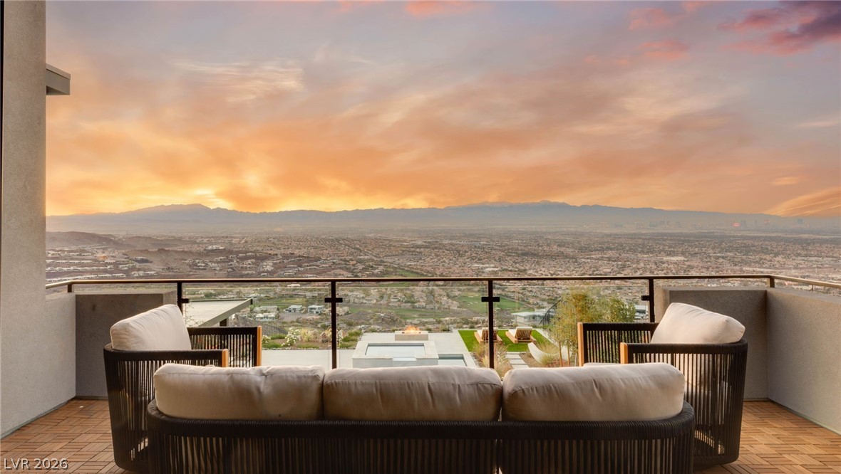 571 Overlook Rim Drive