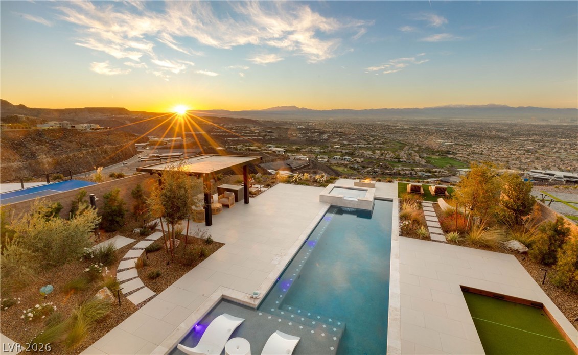 571 Overlook Rim Drive