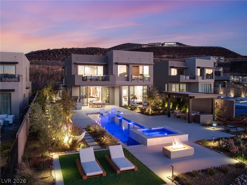 571 Overlook Rim Drive
