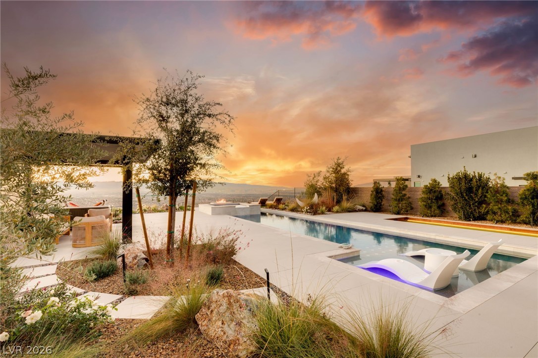 571 Overlook Rim Drive