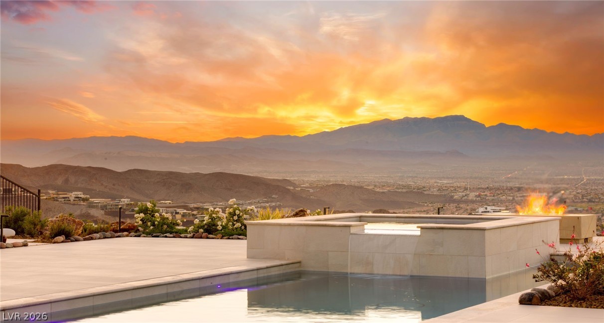 571 Overlook Rim Drive