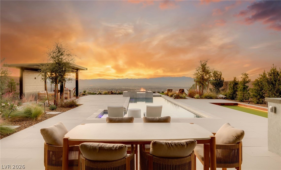 571 Overlook Rim Drive