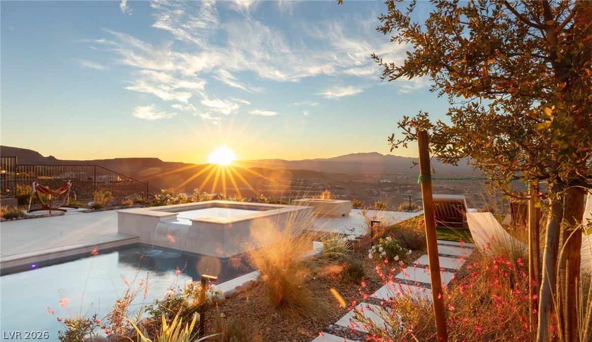 571 Overlook Rim Drive