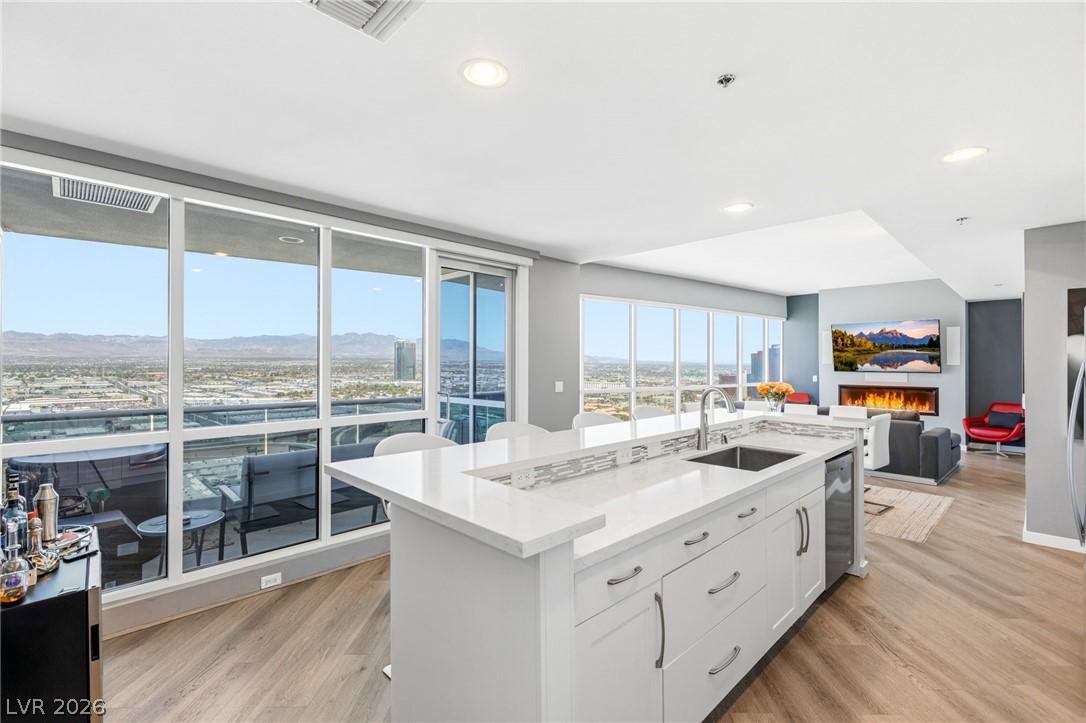 4575 Dean Martin Drive 2908