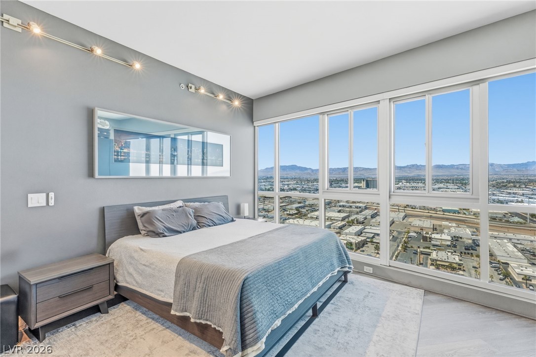 4575 Dean Martin Drive 2908