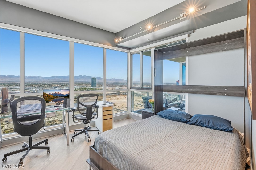 4575 Dean Martin Drive 2908