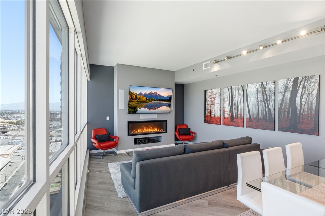 4575 Dean Martin Drive 2908