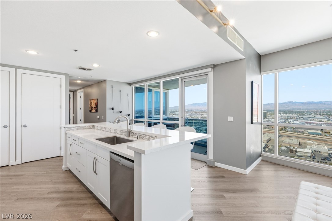4575 Dean Martin Drive 2908