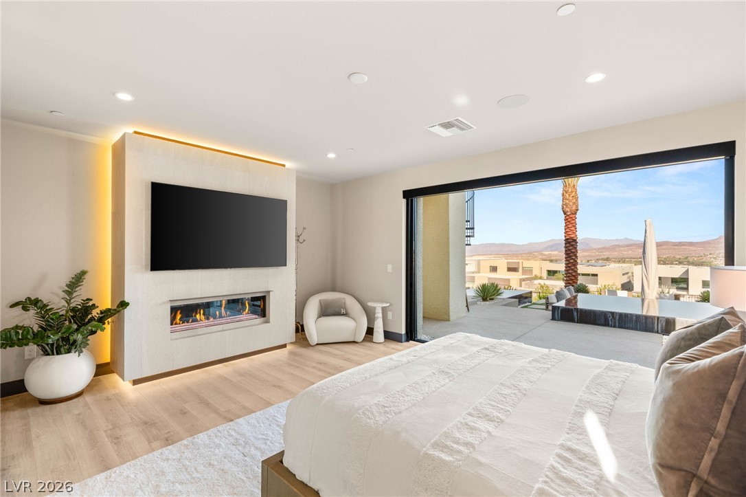 12 Desert Lake Lane