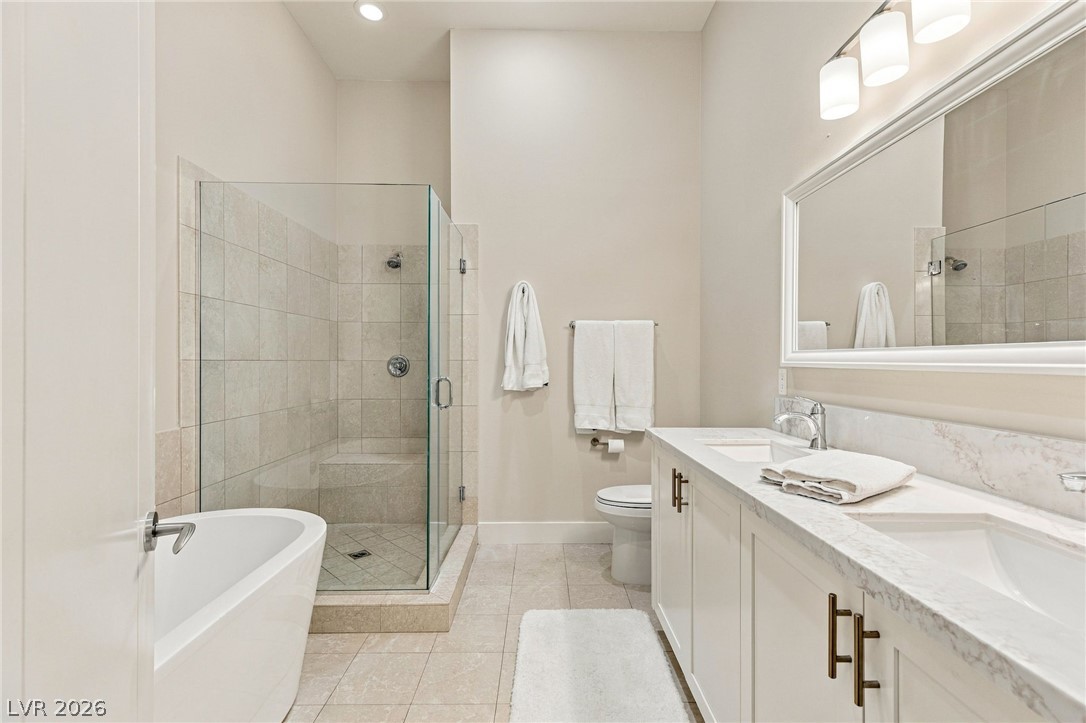 4585 Dean Martin Drive 204