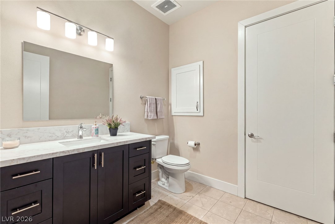 4585 Dean Martin Drive 204