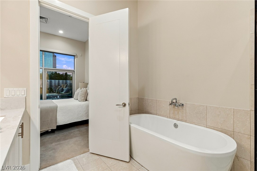 4585 Dean Martin Drive 204