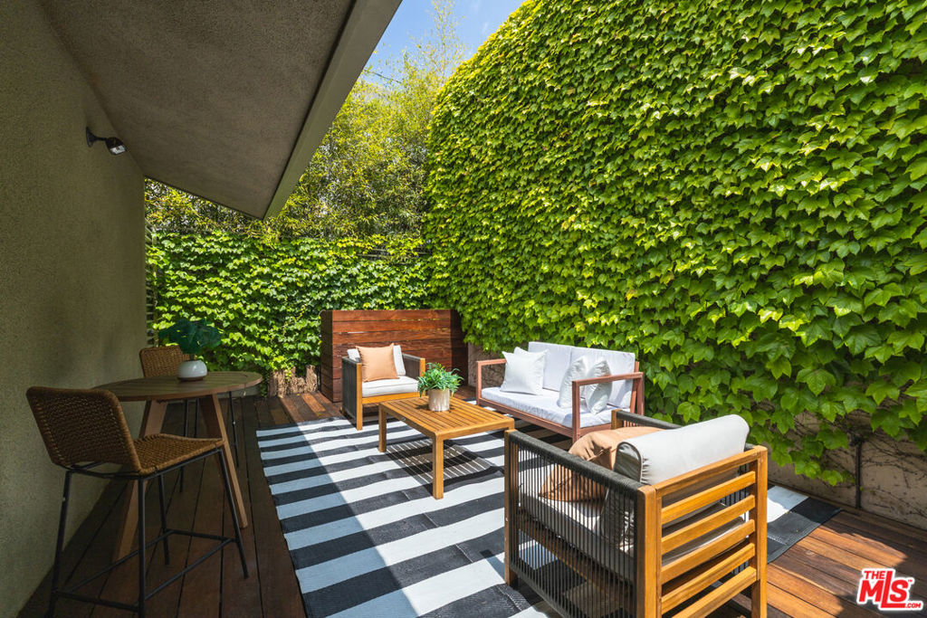 816 N La Jolla Avenue
