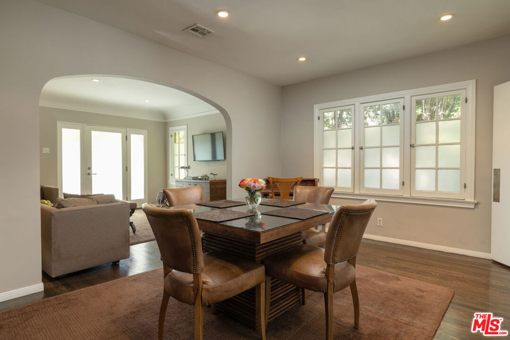 816 N La Jolla Avenue