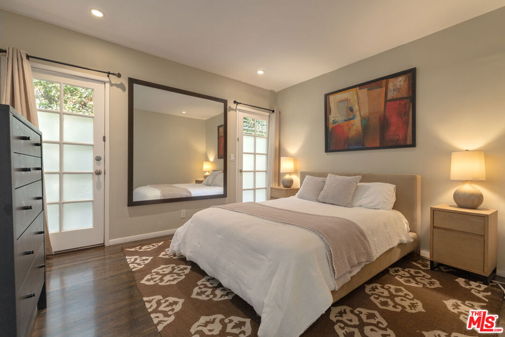 816 N La Jolla Avenue