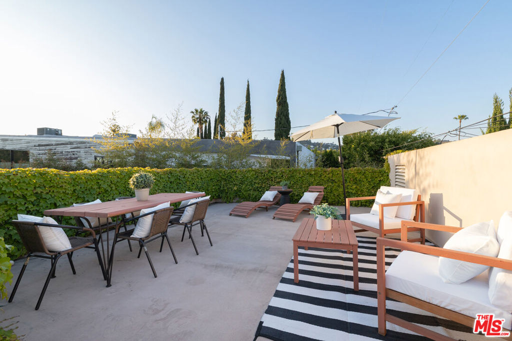 816 N La Jolla Avenue