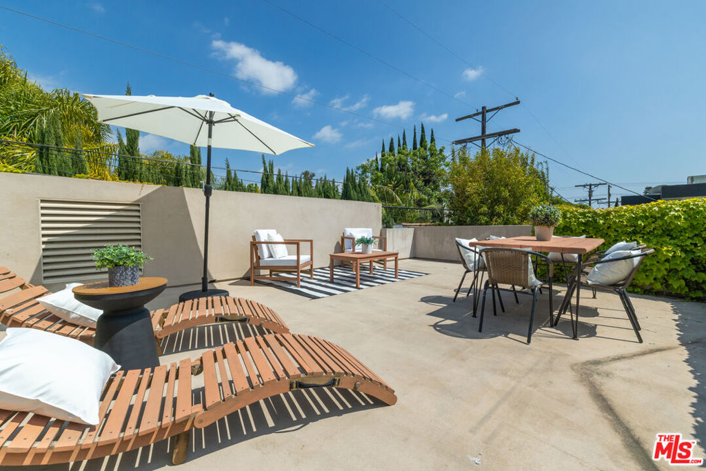 816 N La Jolla Avenue