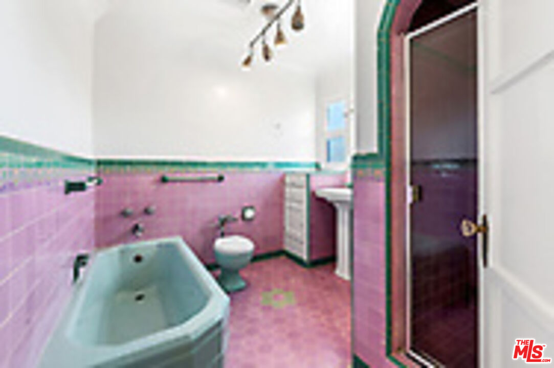815 N Harper Ave