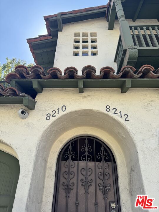 8210 Willoughby Ave