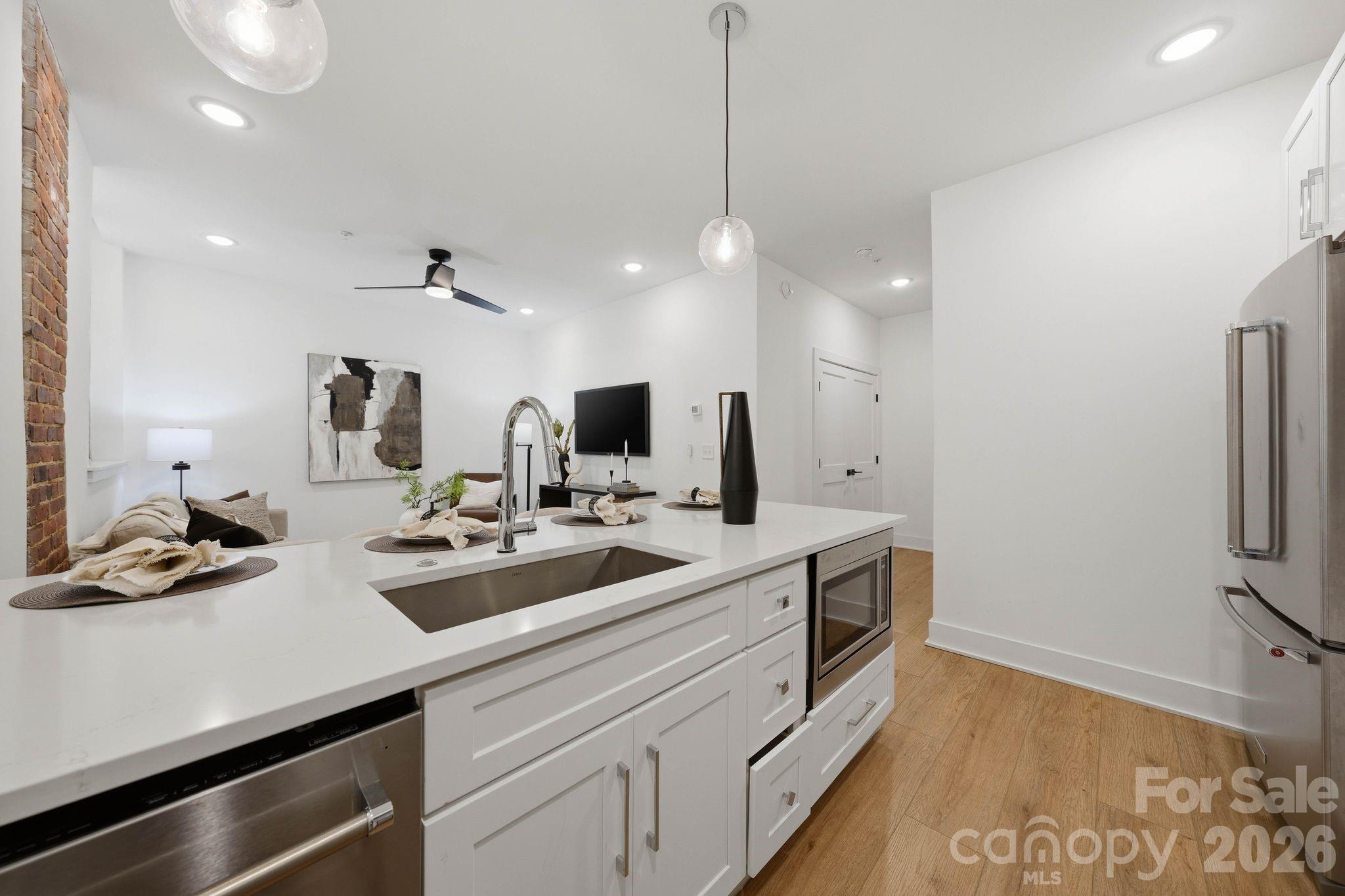 201 Grandin Road Unit: 9