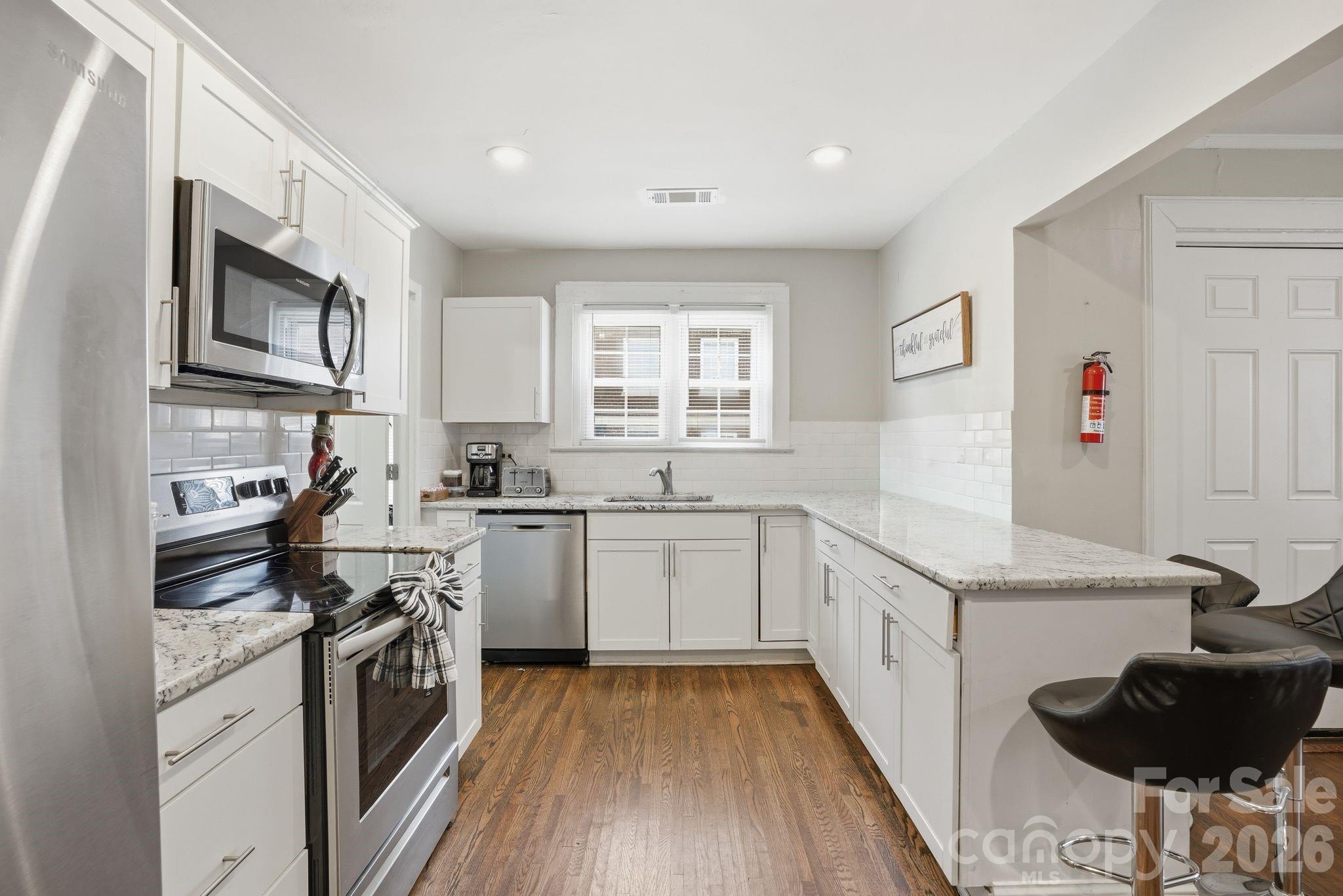 1411/1413 W 4th Street