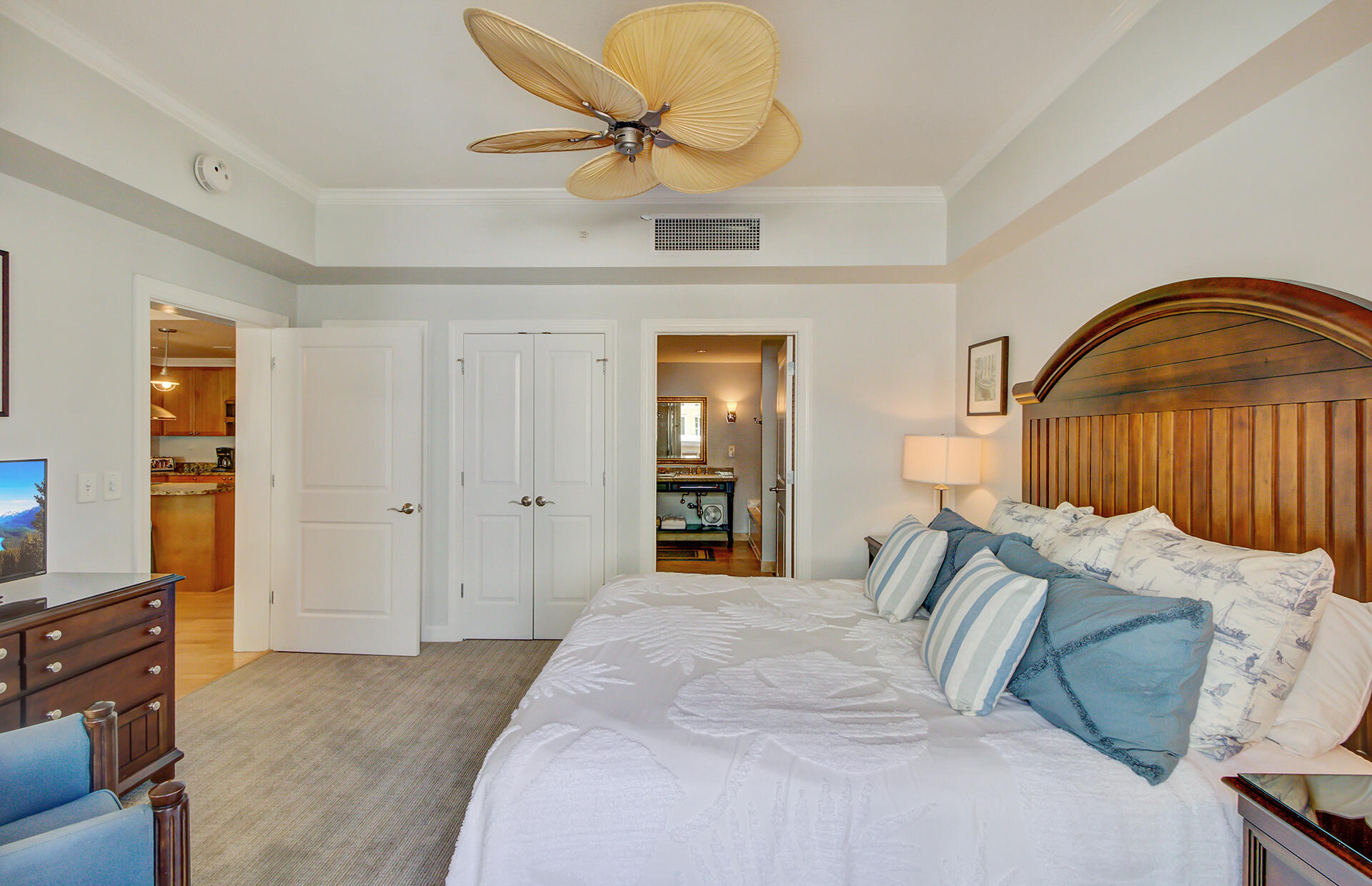 5802 Palmetto Drive Unit: B-304