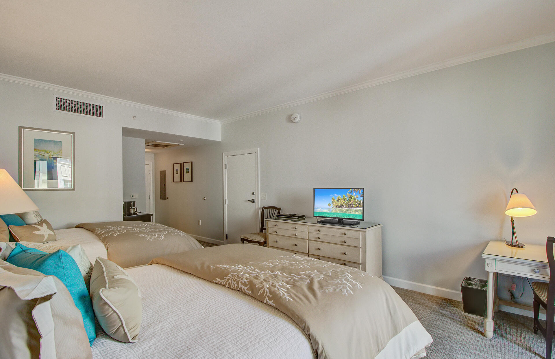 5802 Palmetto Drive Unit: B-304