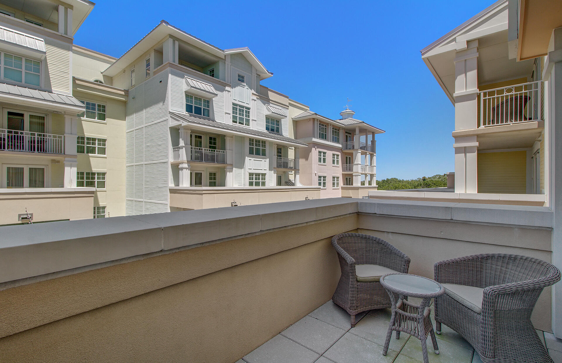 5802 Palmetto Drive Unit: B-304