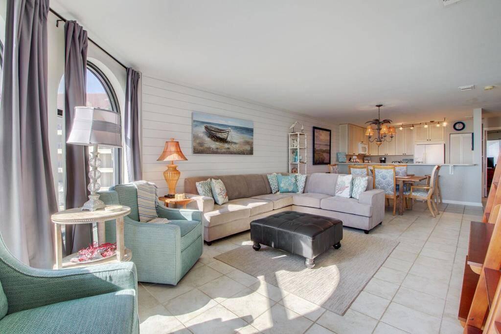 9002 Palmetto Drive Unit: 312